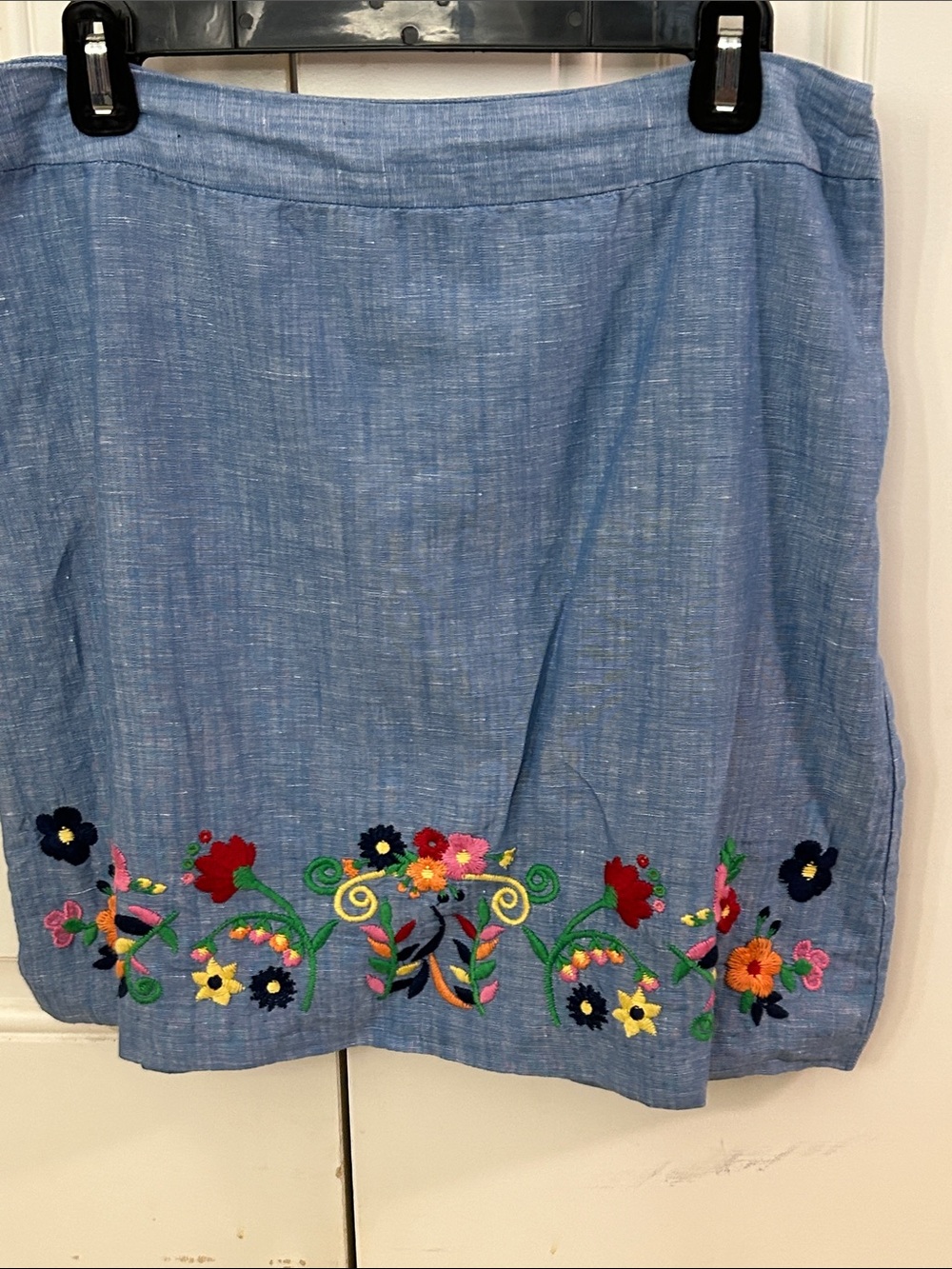 Talbots Light Blue Linen Blend Skirt with Multicolor Floral Embroidery